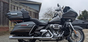 2016 HARLEY-DAVIDSON FLTRUSE CVO ROAD GLIDELIDE "CHARCOAL SLATE/ CARBON DUST" motorcycle for rent near Millbrae, CA