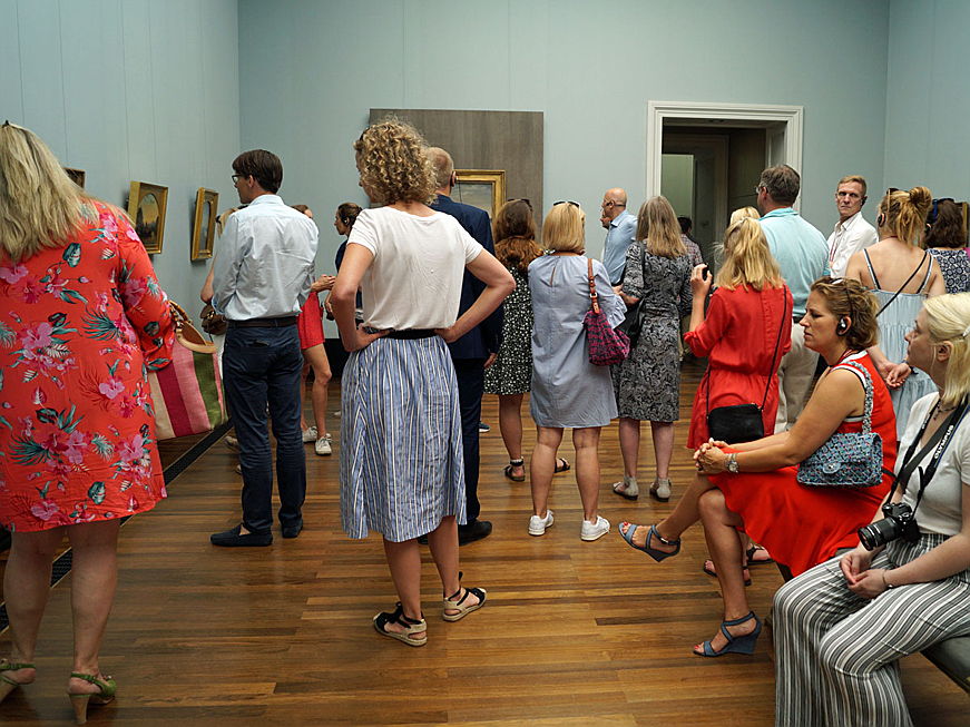  Berlin
- In der Ausstellung erwarteten die Gäste erlesene Werke von Meistern wie Caspar David Friedrich, Karl Friedrich Schinkel, Auguste Renoir und Paul Gauguin.