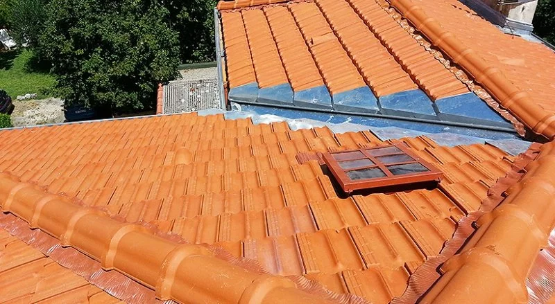 Rénovation de la couverture en tuiles de Marseille d’une villa à Nice — photo 7 sur 11 — CEG TOITURE