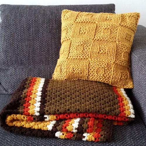 "Chessboard" cushion