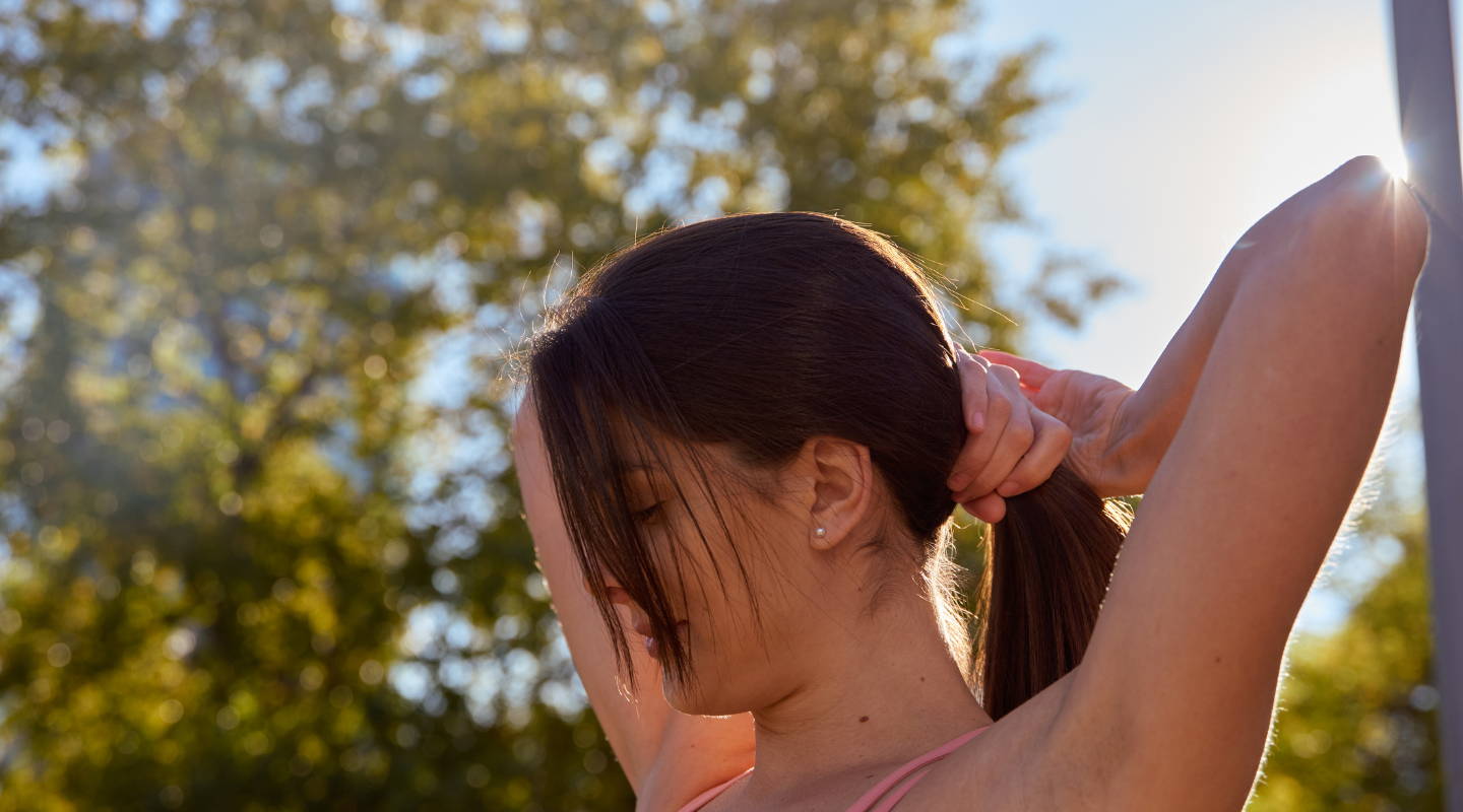 HOW TO MANAGE DRY HAIR IN SUMMER AND OTHER WARM WEATHER BEAUTY DILEMMAS