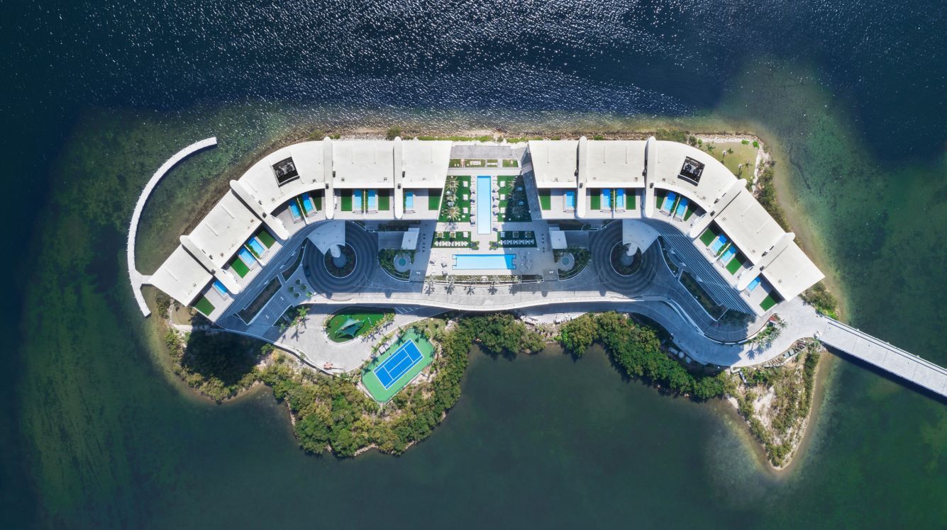 featured image for story, Privé Island