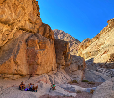 Цветные каньоны, заповедник Абу-Галум и Голубая дыра