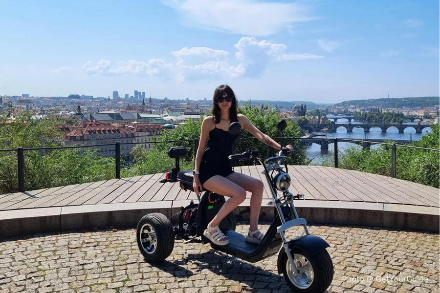 Prague: City Highlights Guided Electric Trike Tour - photo 3