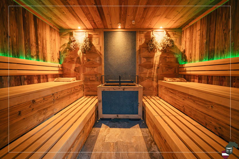 🚡Erst Gipfel - Dann Sauna🔥

🧗‍♀️Die Füße sind müde, die Gedanken frei und die wohlige Wärme unserer Sauna sorgt für pure Entspannung. 🐄

So tankst du neue Energie – für dein nächstes Abenteuer im Tannheimertal. 🥾

Bis bald! Hier im @zum.ritter 💚🏡

De
