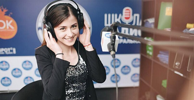 «Будь как Комолов»: Школа радио в Омске объявила набор студентов