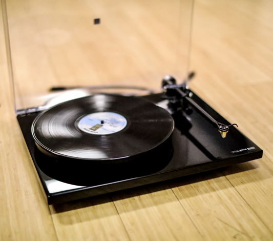 Rega RP6 Exact Turntable in black  Beautiful Condition ...