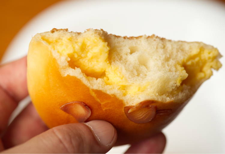 クリームパンとは