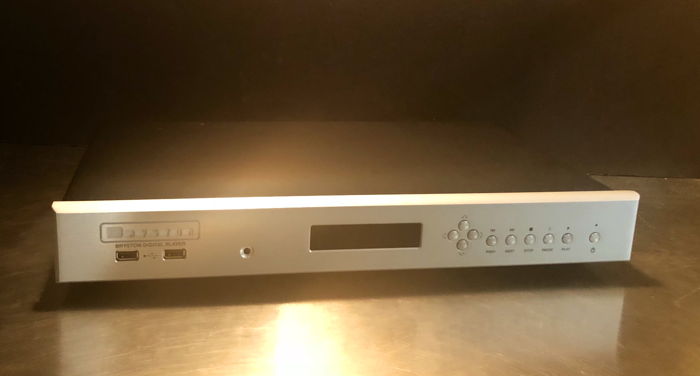 Bryston BDP-2 DIGITAL PLAYER - EXCELLENT - SILVER - 17"