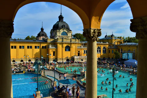 Private 4-stündige Stadtrundfahrt durch Budapest und 3-stündige Entspannung im Széchenyi Thermalbad