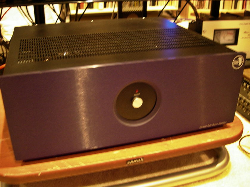 Rogue 88 stereo power amplifier