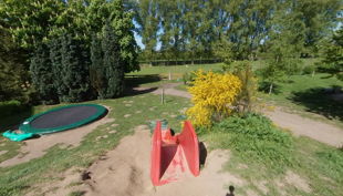 hof elverich rutsche und trampolin