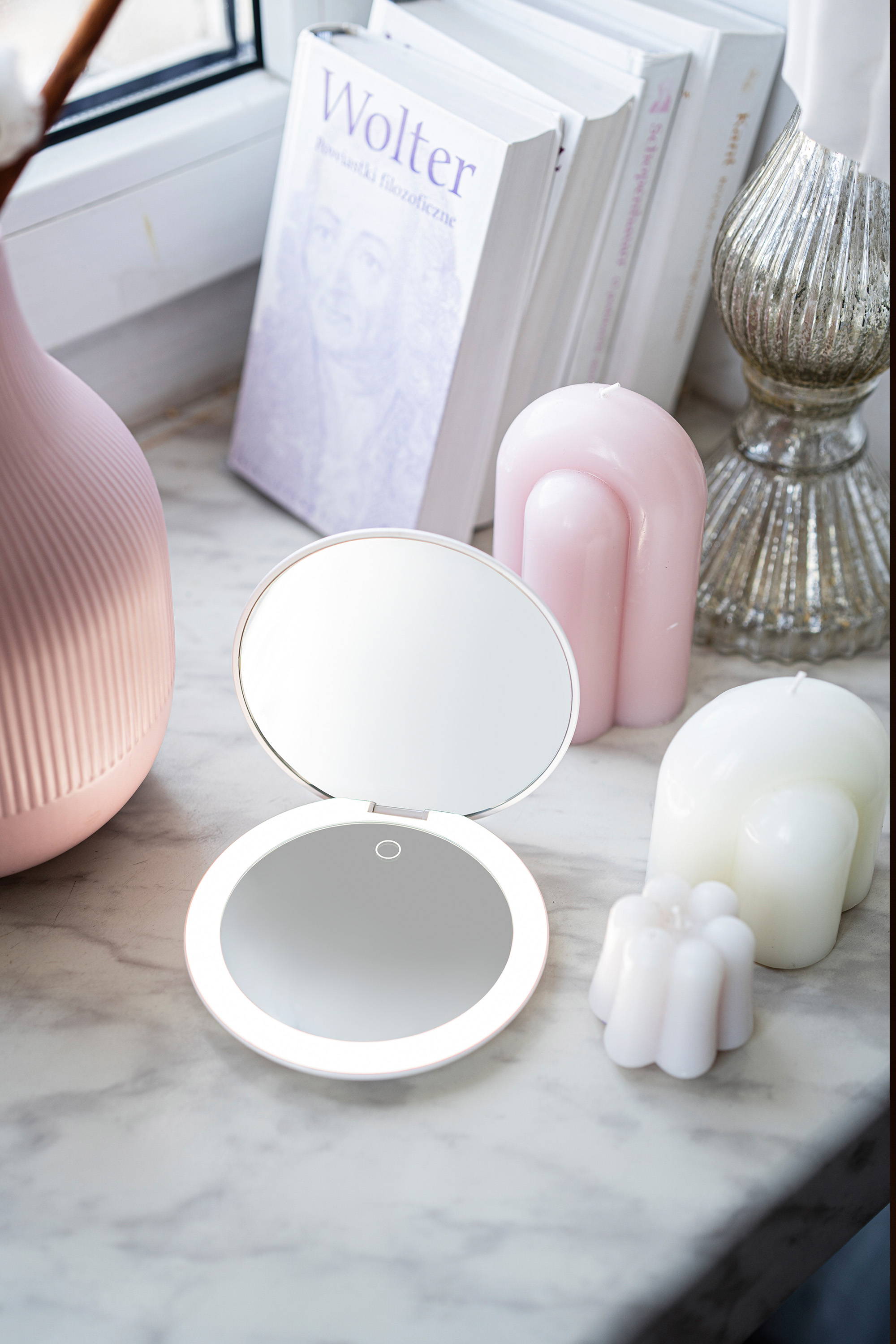 ilios lighting compact makeup mirror for travel 
