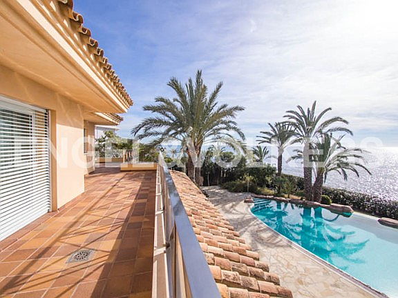 Alicante
- Increíble y Lujosa Villa Rozando el Mar