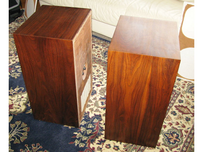 Acoustic Research AR-5 speakers -- mint