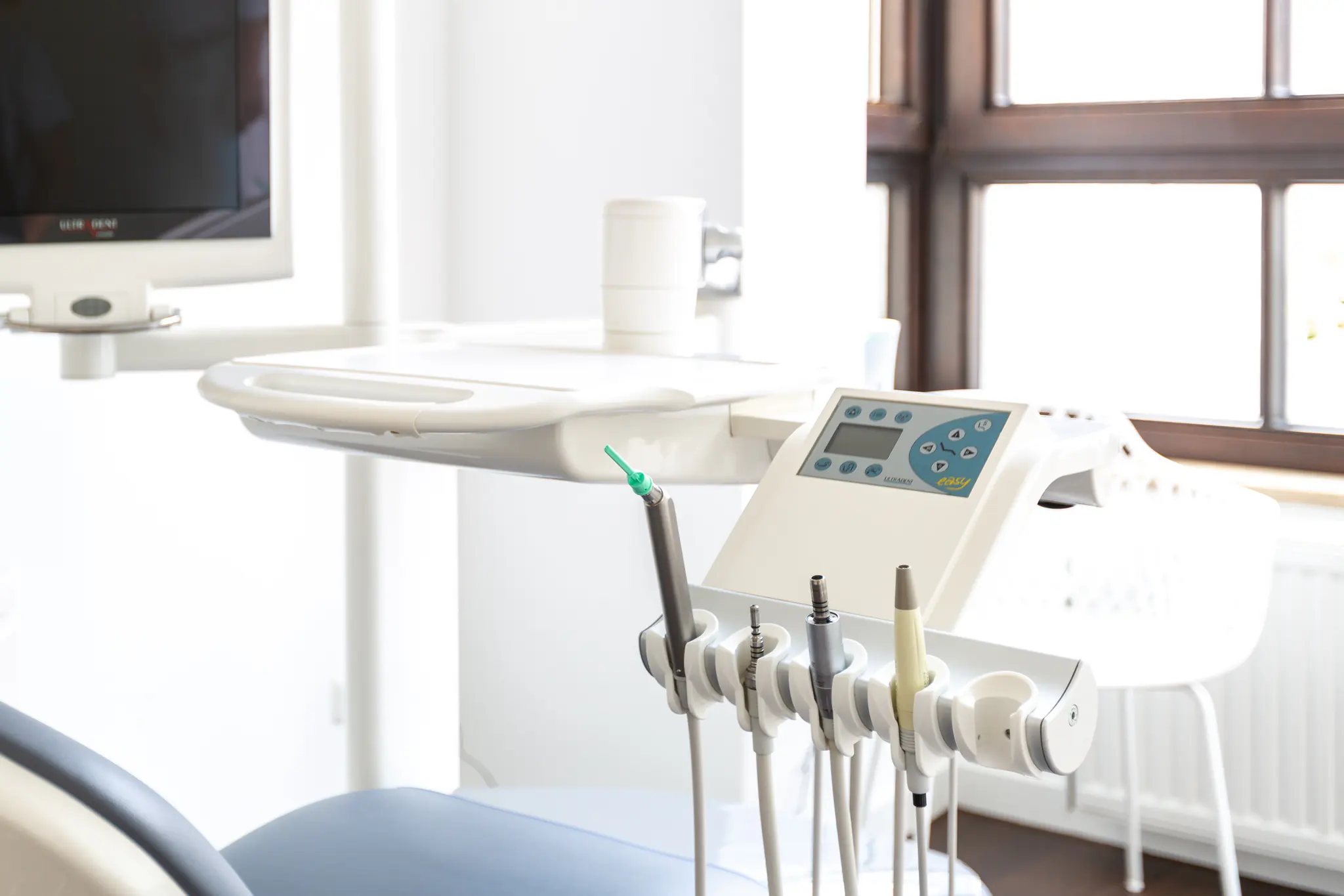 Behandlungszimmer Zahnarzt Augsburg