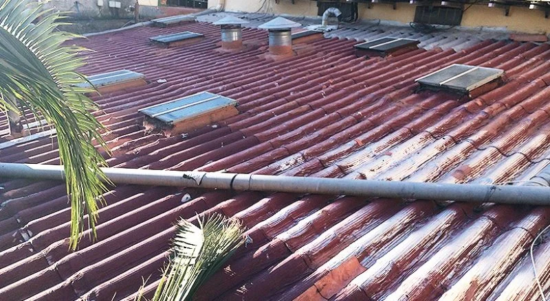 Rénovation d’une toiture en tuiles métalliques à Menton — photo 3 sur 27 — CEG TOITURE