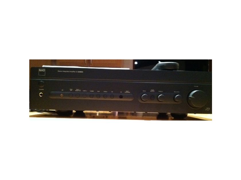 NAD C325BEE Integrated Amplifier, Like New!