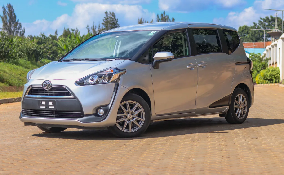 2016 Toyota Sienta — Royal Max Motors — photo 1 of 13