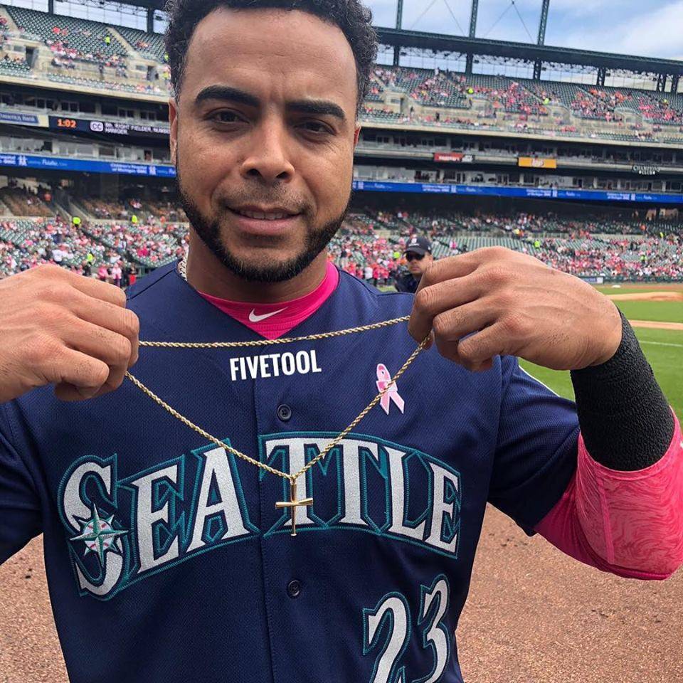 7 Baseball Necklaces Worn By The Pros