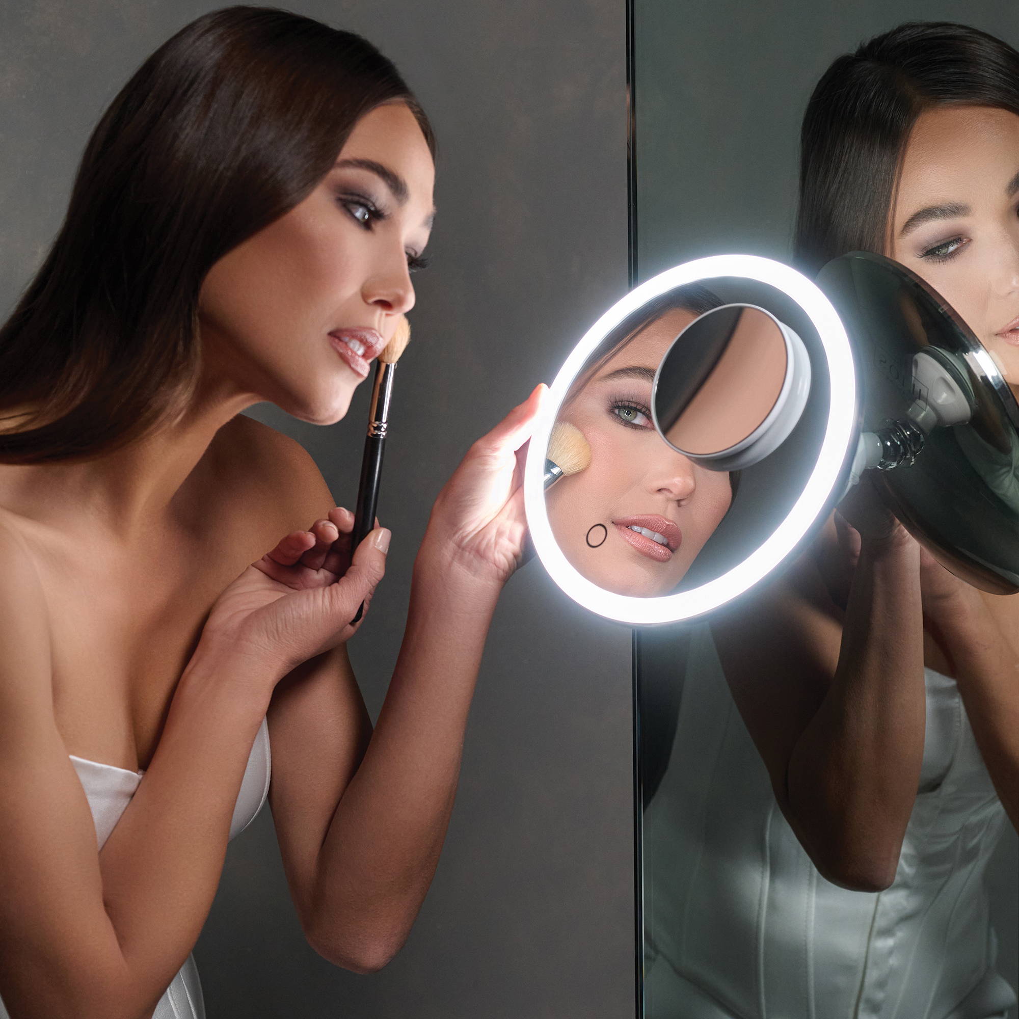 Ilios Lighting Cordless mirror with suction cup 