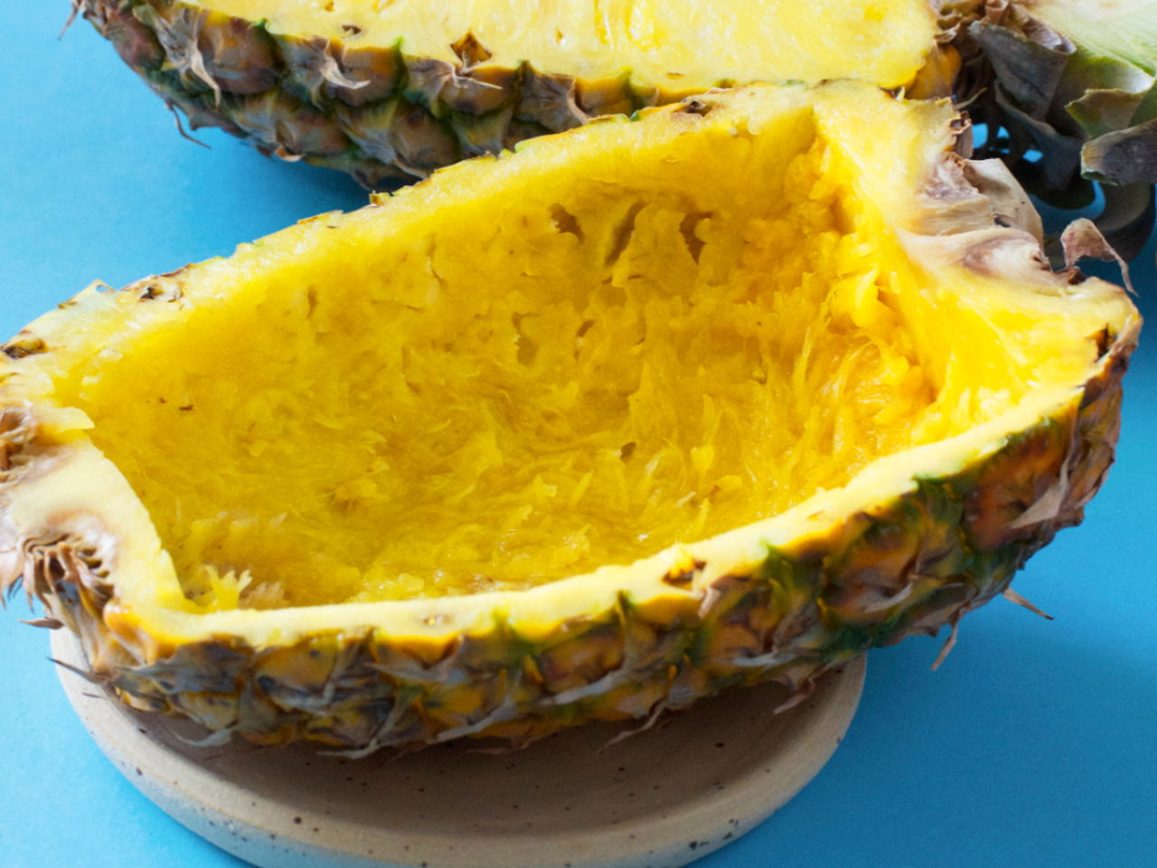 How To Make A Pineapple Bowl - Savor the Best