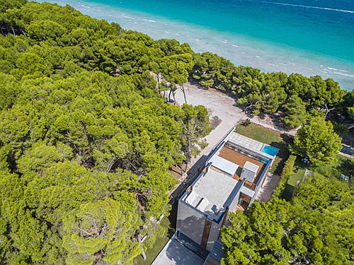  Pollensa
- Neubau Villa direkt am Strand xu verkaufen in Puerto Alcudia - Mallorca Nord