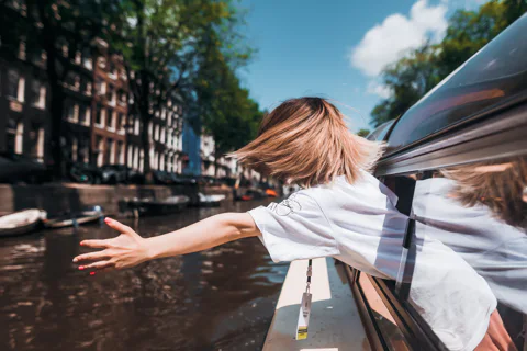 All-Inclusive Amsterdam Canal Cruise with drinks and Dutch Bites