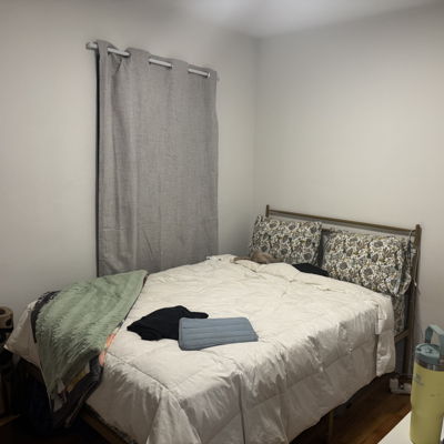 Single room in an apartment/ accessible to St. John’s 