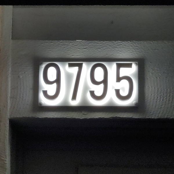 Illuminated address numbers 5