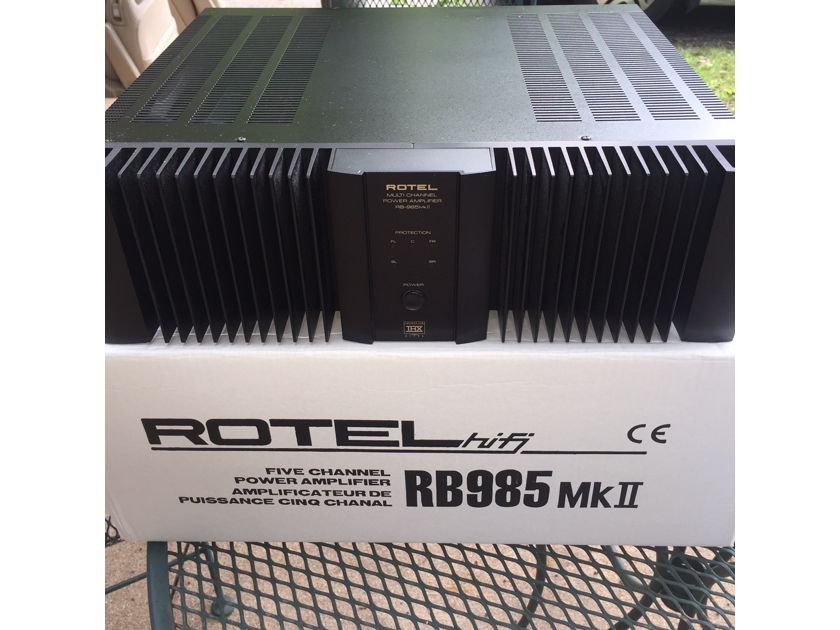 Rotel RB-985 mkII 100 Watts X 5 Amplifier
