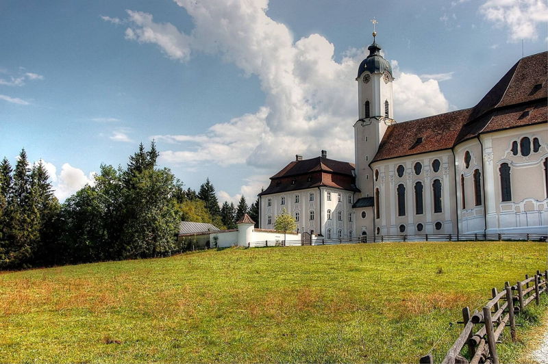Ausflugsziel Wieskirche: Wallfahrtskirche in Steingaden