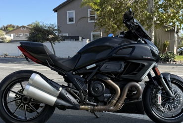2011 DUCATI DIAVEL CARBON motorcycle for rent near SAN DIEGO, CA