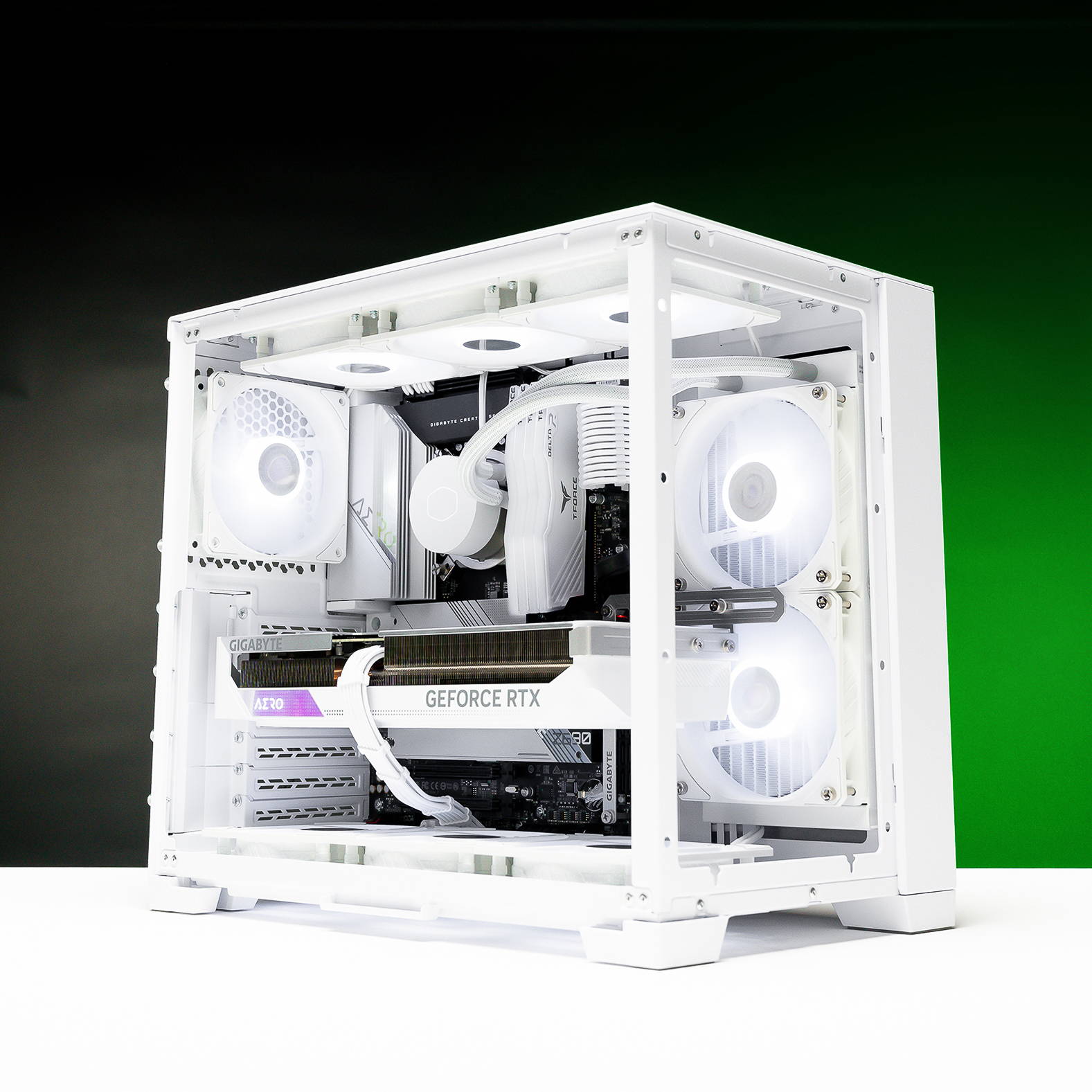 Snow Gaming PC by Radium in all white