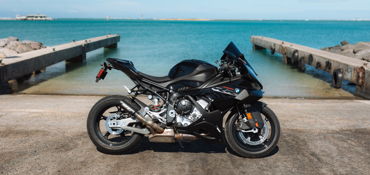 2025 BMW S 1000 RR motorcycle for rent near Honolulu, HI