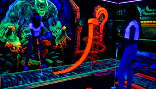 bester geburtstagde schwarzlichthelden frankfurt kindergeburtstag frau wandbemalung graffiti turm