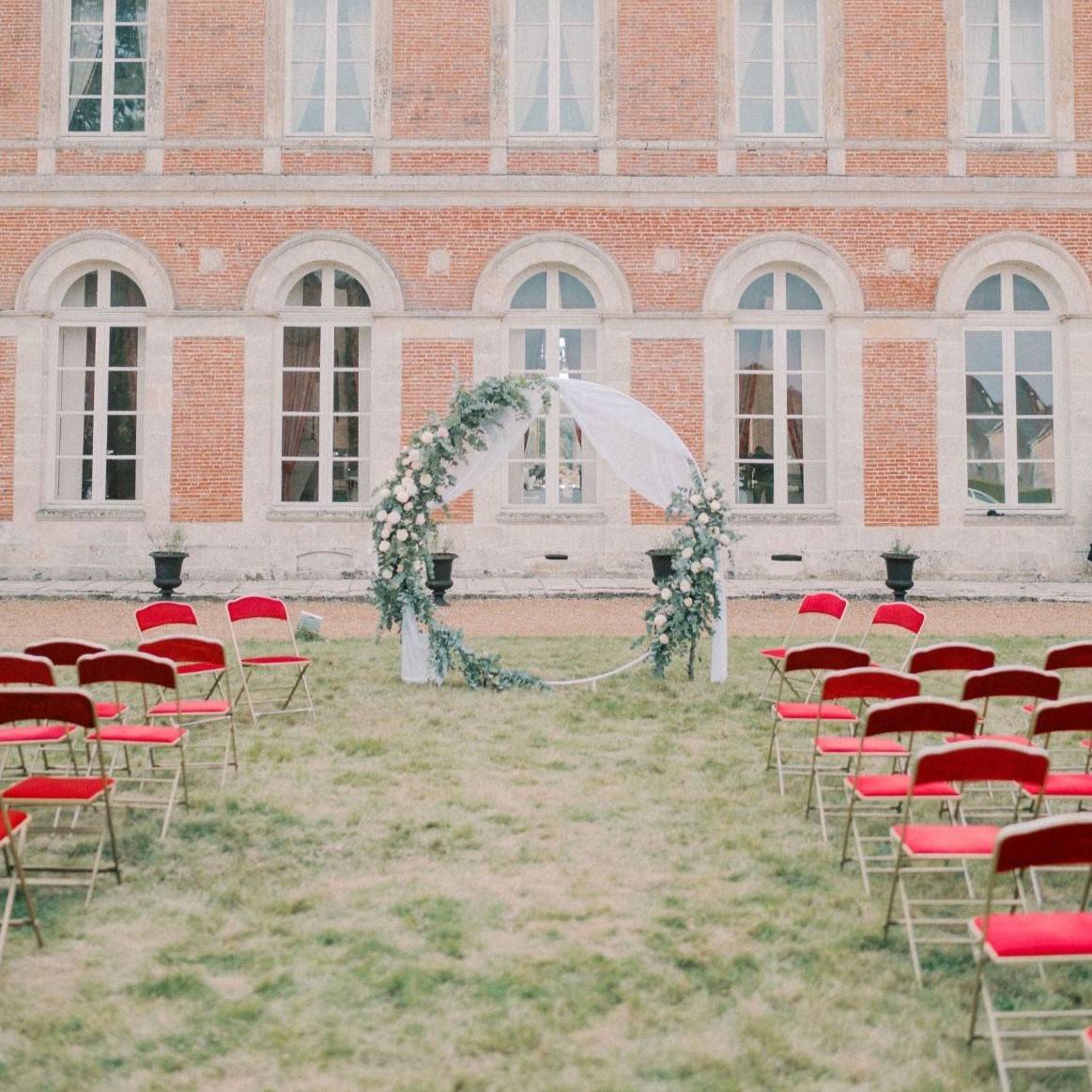 Pour le plaisir d'offrir, remerciez vos clients ou fournisseurs ou collaborateurs un coffret de vins pépites et rares sélectionnés par nos sommeliers
