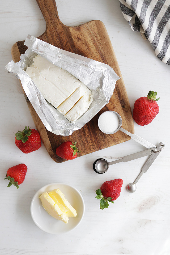 Strawberry Cheesecake Fat Bombs