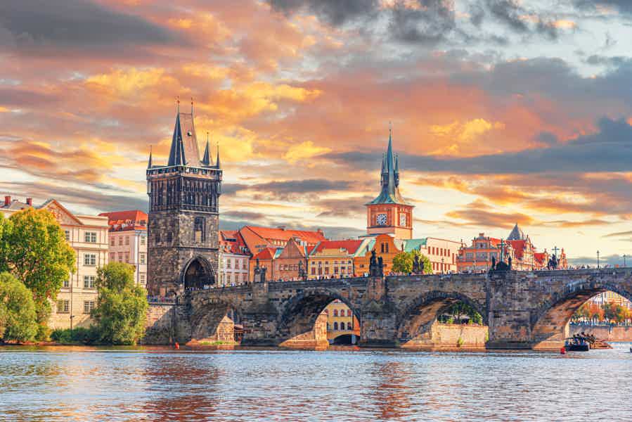 3 Hours Prague Private Boat Cruise Beer or Prosecco Unlimited - photo 5
