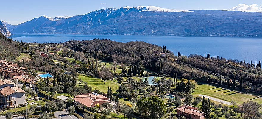  Desenzano del Garda
- Buying or selling real estate such as villas, houses or apartments in the Gargnano and Toscolano Maderno areas is quick and easy with real estate agents from Engel & Völkers