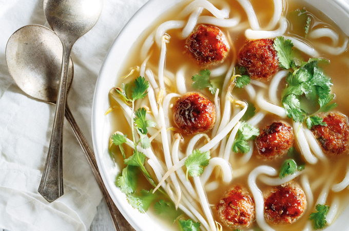 Soupe-repas aux boulettes de quinoa et porc