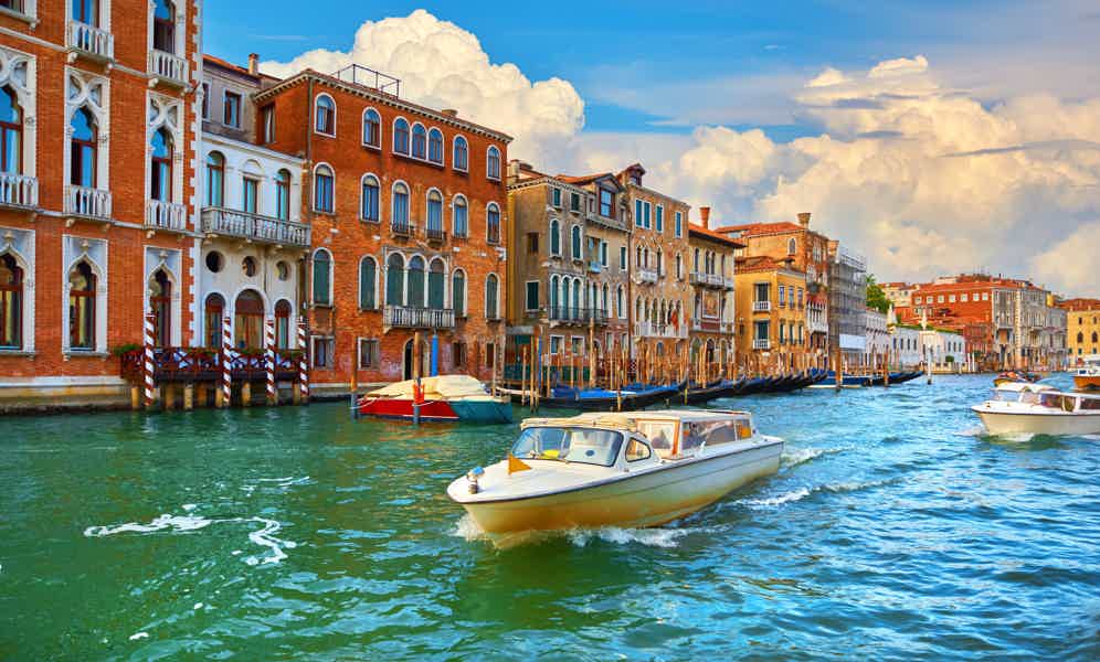 Small-Group Venice Canals Cruise on Electric Boat - photo 1