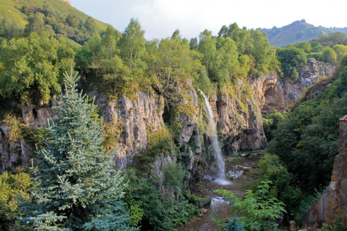 Медовые водопады и гора Кольцо: великое таинство ветров