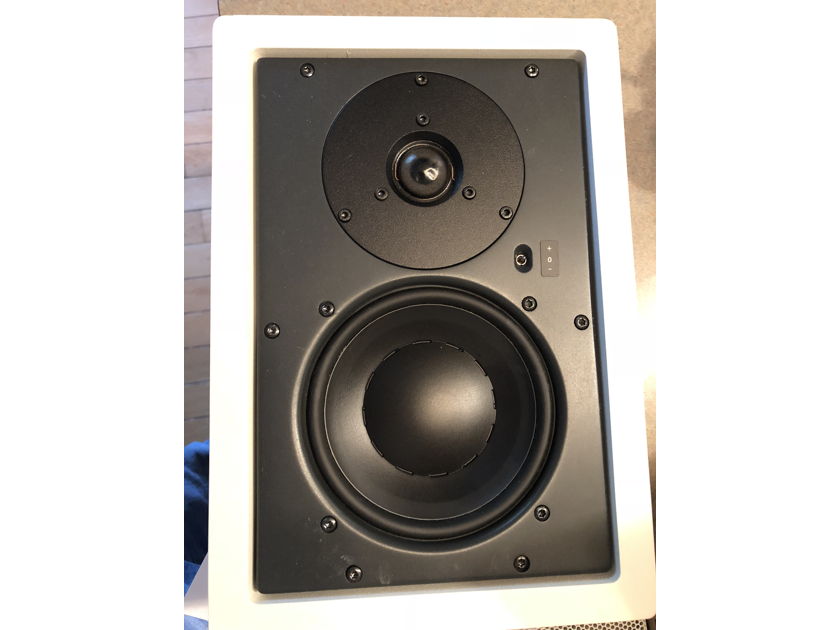 Dynaudio IP-17 in wall speaker