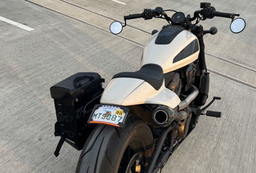 2022 HARLEY-DAVIDSON SPORTSTER S motorcycle for rent near Sachse, TX