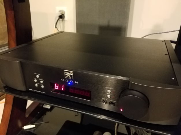 Simaudio Moon 350P D2P Preamplifier with DAC and PHONO....