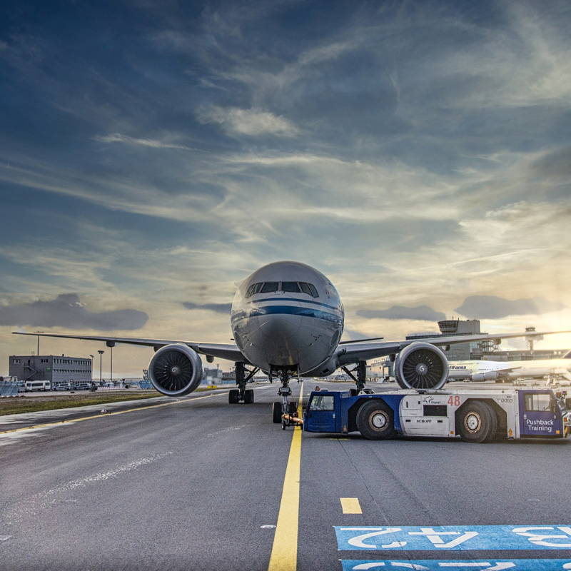 Vooraanzicht van een vliegtuig