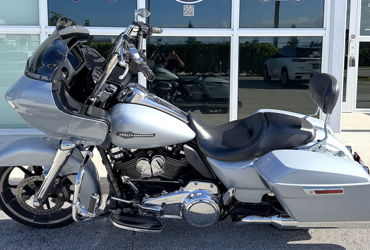 2023 HARLEY-DAVIDSON ROAD GLIDE motorcycle for rent near Golf, FL