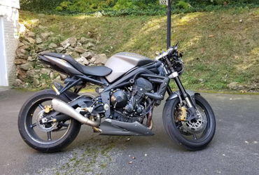 2011 TRIUMPH STREET TRIPLE R motorcycle for rent near Spring Grove, PA