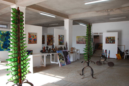 BananaHillArtGallery1.jpg